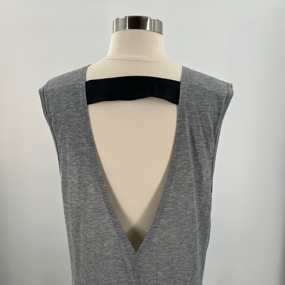 Nike Dri-Fit Breathe Sleeveless Training Top Ladies Size Medium - Picture 5 of 7